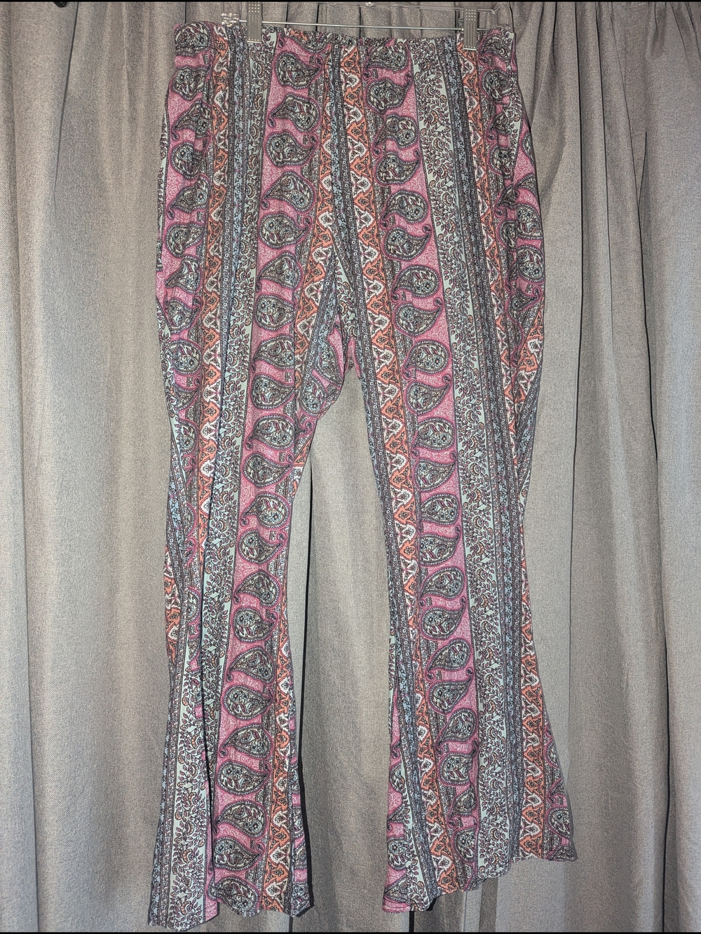NO COMMENT Plus Pink Paisley-Stripe Flare Pants 3x